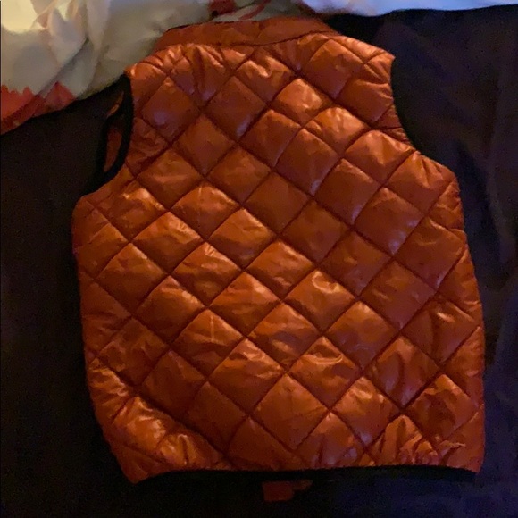 Calvin Klein bubble vest for boys - Picture 3 of 3